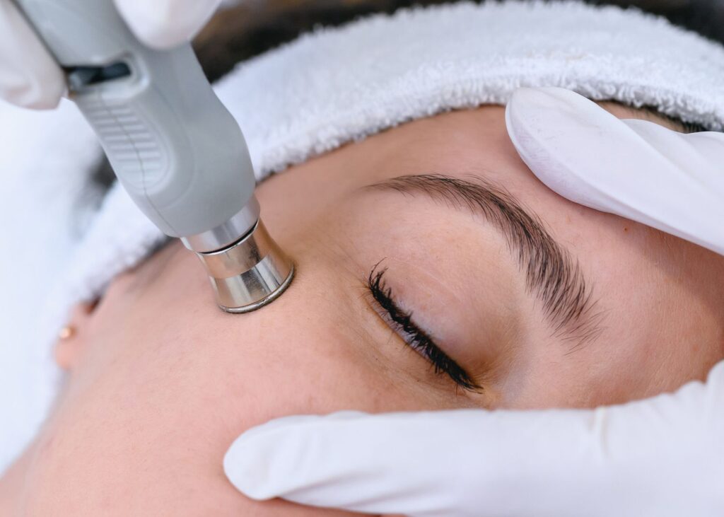 Facial Treatments Combat Aging Skin